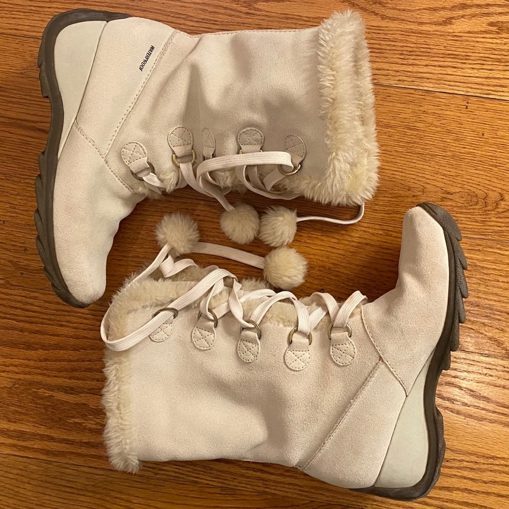 EUC Sporto Lace-Up Suede Boots